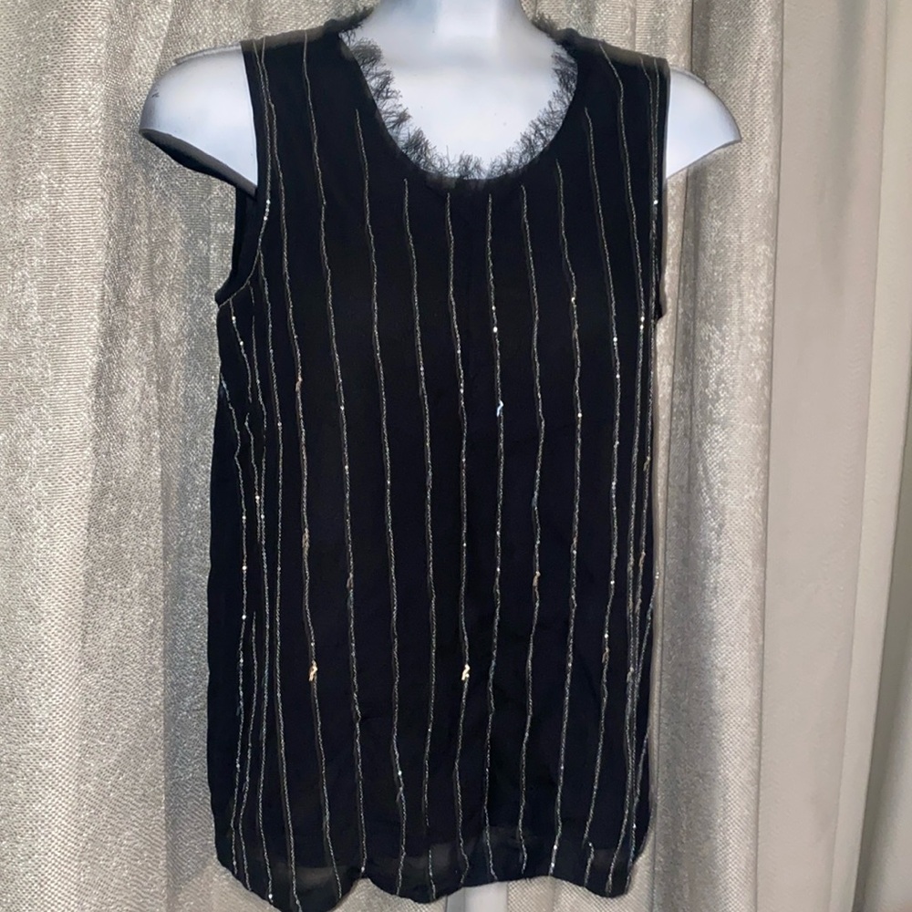 Sleeveless sparkly top (99)